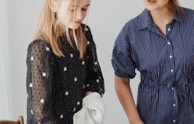 A MOTHER AND DAUGHTER TALKING ABOUT CONVERSATIONAL SKILLS